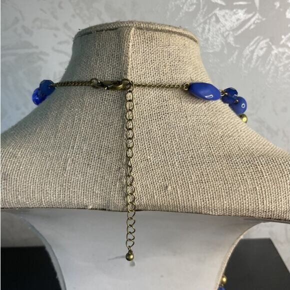 Blue Faceted Crystal Bead & Brass Ornate Focal Points Necklace - Picture 3 of 4